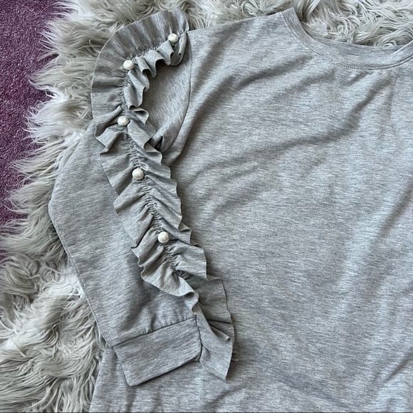 Gray Ruffle Sweater size Medium - Picture 2 of 6